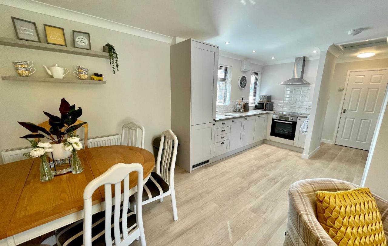 Charming 2 Bedroom With Open Plan Living